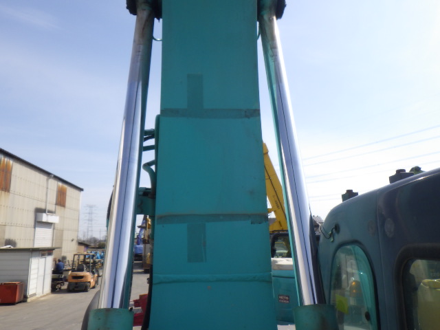 Máy xúc Kobelco SK135SR-2 2011